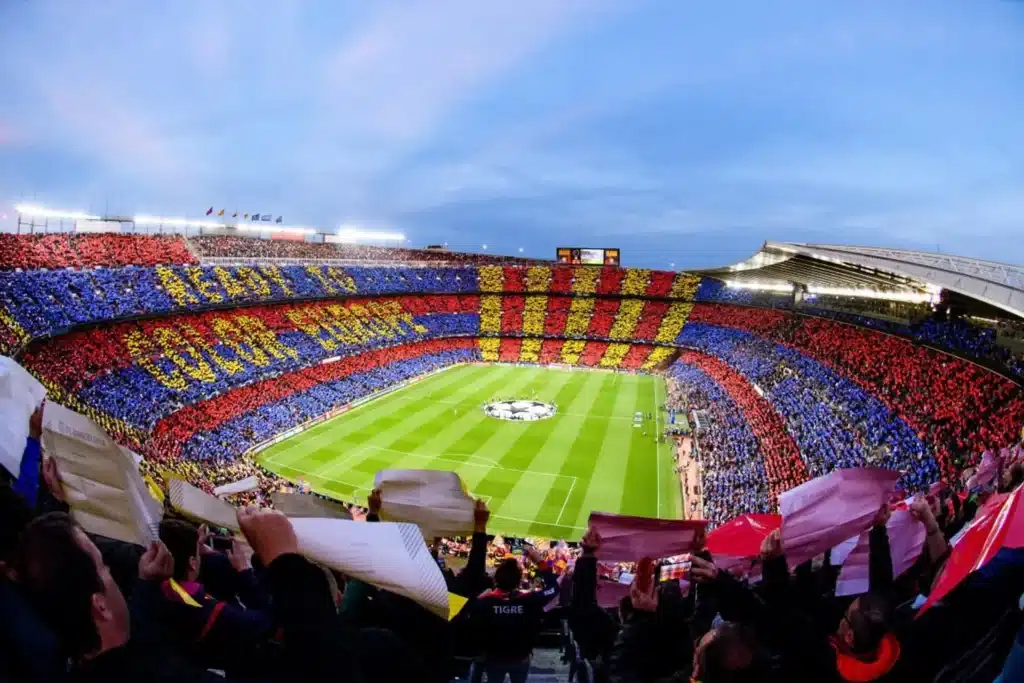 Das neue "Spotify Camp Nou" fasst nun 99.354 Zuschauer und ist somit das größte Fußballstadion in Europa.
